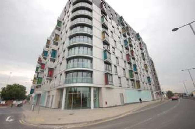  Image of 1 bedroom Property to rent in Chatham Street Reading RG1 at Chatham Place Reading Reading, RG1 7LF