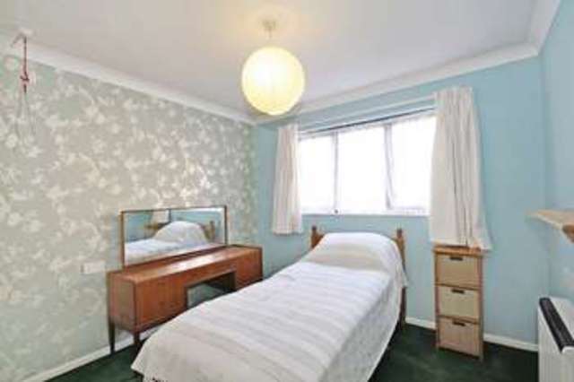  Image of 1 bedroom Retirement Property for sale in Sherwood Close Southampton SO16 at Burgess Road  Southampton, SO16 7NT