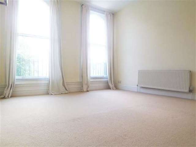  Image of 2 bedroom Apartment to rent in Chestnut Mews The Square Woodford Green IG8 at Woodford Green, IG8 0US