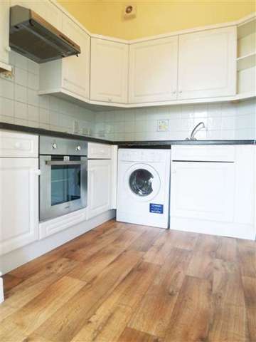  Image of 2 bedroom Apartment to rent in Chestnut Mews The Square Woodford Green IG8 at Woodford Green, IG8 0US