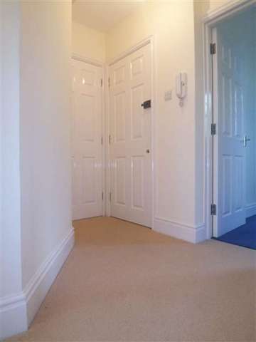  Image of 2 bedroom Apartment to rent in Chestnut Mews The Square Woodford Green IG8 at Woodford Green, IG8 0US