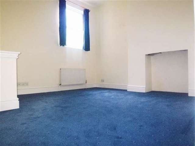  Image of 2 bedroom Apartment to rent in Chestnut Mews The Square Woodford Green IG8 at Woodford Green, IG8 0US