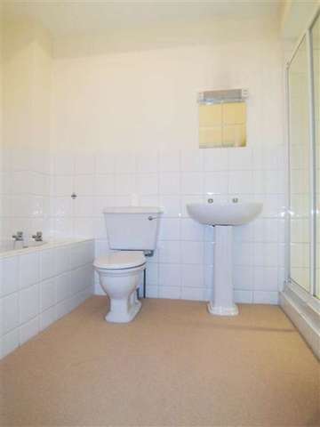  Image of 2 bedroom Apartment to rent in Chestnut Mews The Square Woodford Green IG8 at Woodford Green, IG8 0US