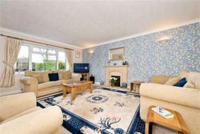  Image of 4 bedroom Property for sale in Hodson Road Chiseldon Swindon SN4 at Hodson Road Chiseldon, Swindon Chiseldon, Swindon, SN4 0LN