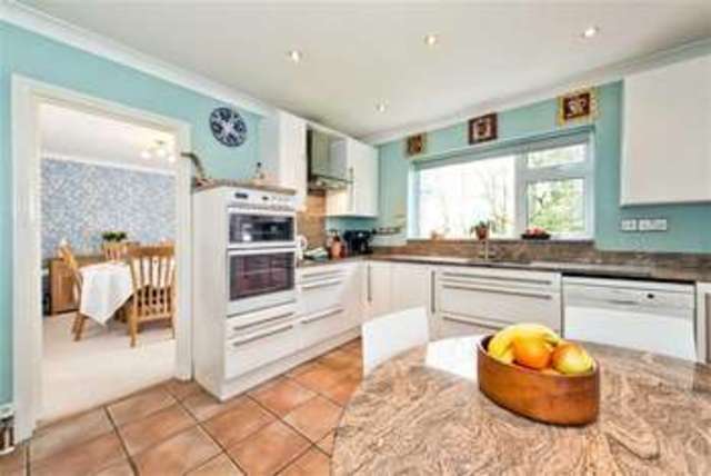  Image of 4 bedroom Property for sale in Hodson Road Chiseldon Swindon SN4 at Hodson Road Chiseldon, Swindon Chiseldon, Swindon, SN4 0LN
