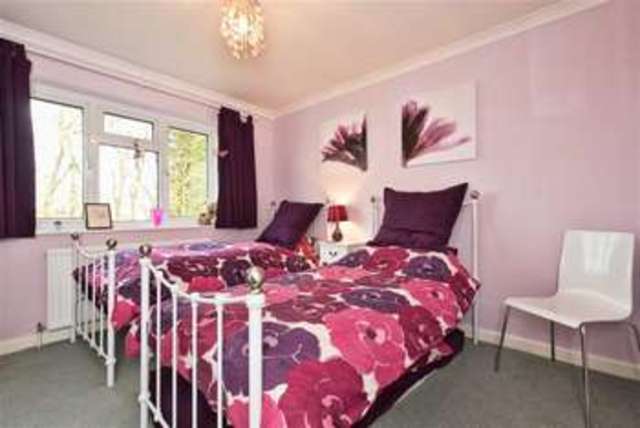  Image of 4 bedroom Property for sale in Hodson Road Chiseldon Swindon SN4 at Hodson Road Chiseldon, Swindon Chiseldon, Swindon, SN4 0LN