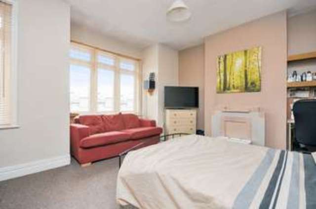  Image of 3 bedroom Terraced house for sale in Church Lane London SW17 at Church Lane  Tooting, SW17 9PR