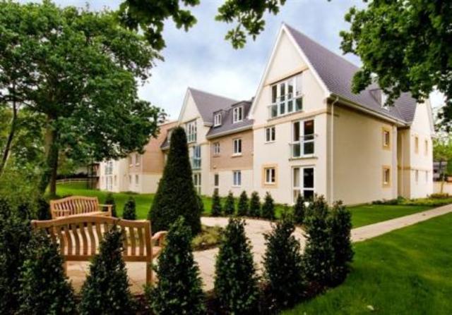  Image of 1 bedroom Apartment to rent in Sandbanks Road Parkstone Poole BH14 at Churchill Lodge 234 Sandbanks Road POOLE, BH14 8HA