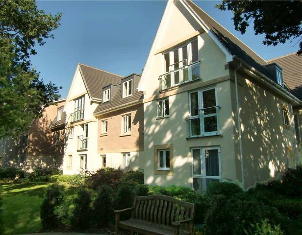  Image of 1 bedroom Apartment to rent in Sandbanks Road Parkstone Poole BH14 at Churchill Lodge 234 Sandbanks Road POOLE, BH14 8HA
