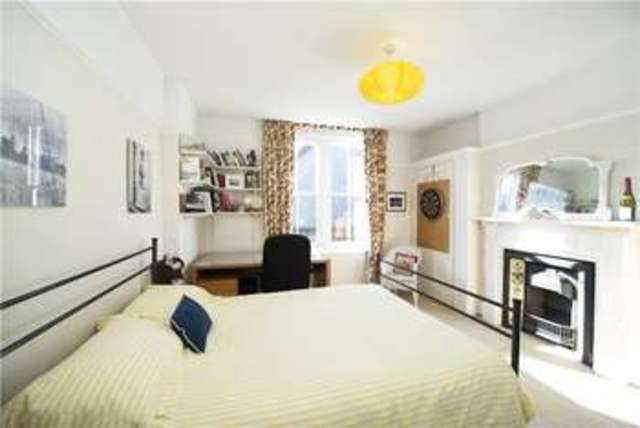  Image of 4 bedroom Detached house for sale in Clapham Common West Side London SW4 at Clapham London Clapham, SW4 9BE