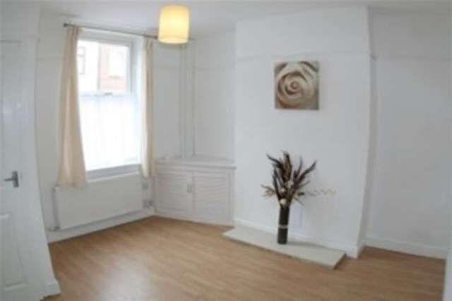  Image of 2 bedroom Terraced house to rent in Clifton Street Warrington WA4 at Warrington, WA4 1BE