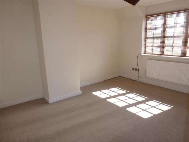  Image of 4 bedroom Terraced house for sale in Clydesdale Gardens Bognor Regis PO22 at Bognor Regis West Sussex Bognor Regis, PO22 9BE