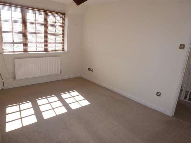  Image of 4 bedroom Terraced house for sale in Clydesdale Gardens Bognor Regis PO22 at Bognor Regis West Sussex Bognor Regis, PO22 9BE