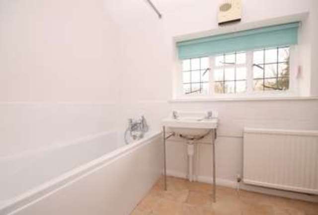  Image of 2 bedroom Flat to rent in Coles Lane Ockley Dorking RH5 at Coles Lane Ockley Dorking, RH5 5LS