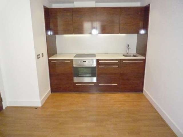  Image of 1 bedroom Apartment to rent in College Street Ipswich IP4 at College Street  Ipswich, IP4 1FW