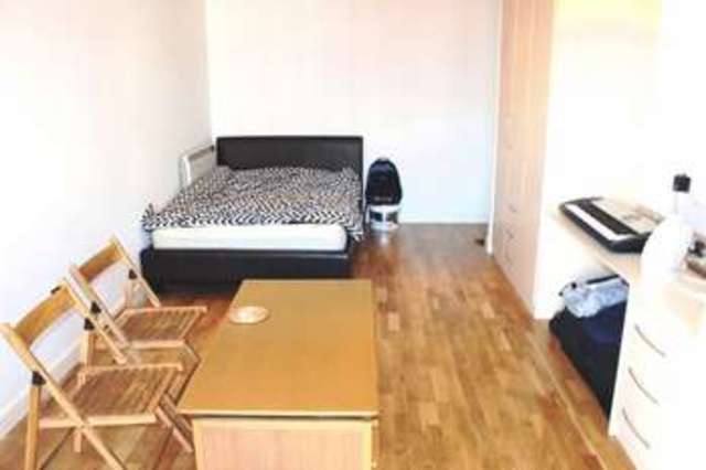 Image of 1 bedroom Flat for sale in Constantine Street Plymouth PL4 at Constantine Street  Plymouth, PL4 8AF