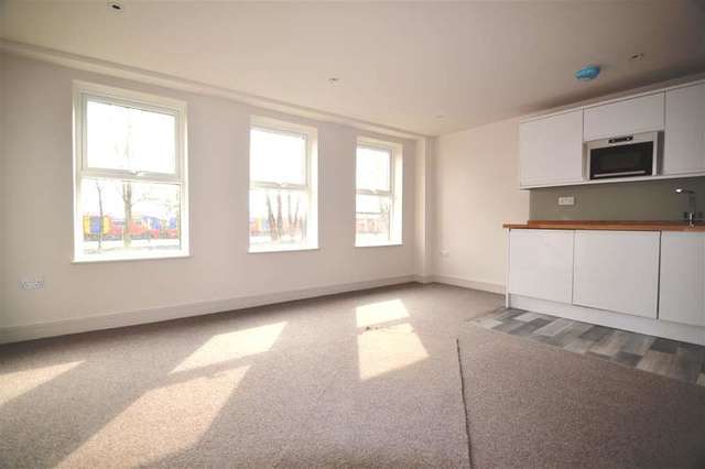  Image of 1 bedroom Apartment to rent in Coombe Lane London SW20 at Cottenham Park, SW20 8ND