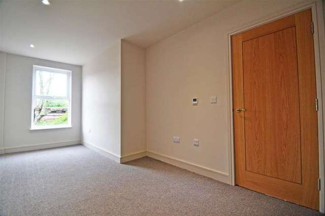  Image of 1 bedroom Apartment to rent in Coombe Lane London SW20 at Cottenham Park, SW20 8ND