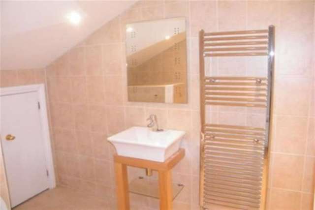  Image of 2 bedroom Flat to rent in Copps Road Leamington Spa CV32 at Leamington Spa, CV32 5JW
