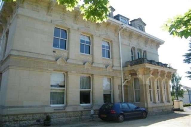  Image of 2 bedroom Flat to rent in Copps Road Leamington Spa CV32 at Leamington Spa, CV32 5JW
