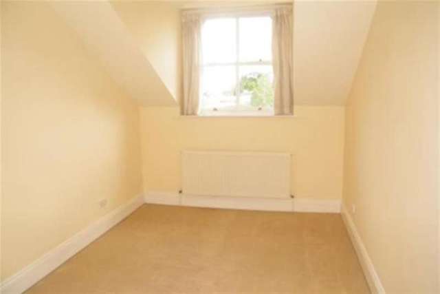  Image of 2 bedroom Flat to rent in Copps Road Leamington Spa CV32 at Leamington Spa, CV32 5JW