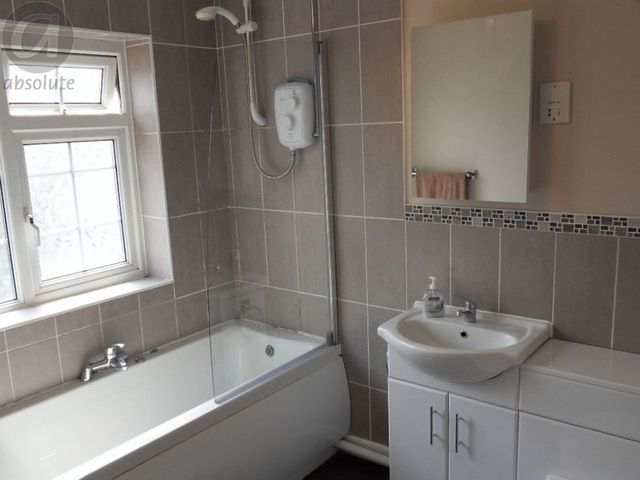  Image of 3 bedroom Detached house for sale in Corfe Road Bedford MK41 at Corfe Road  Bedford, MK41 8JN