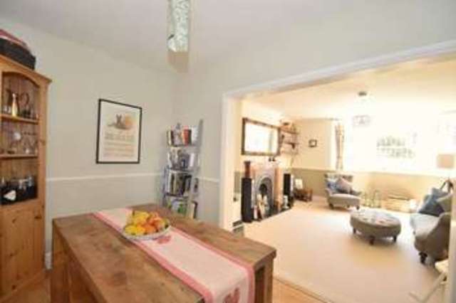  Image of 2 bedroom Flat for sale in Cotham Gardens Bristol BS6 at Cotham Gardens Redland Bristol, BS6 6HD