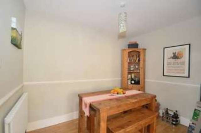  Image of 2 bedroom Flat for sale in Cotham Gardens Bristol BS6 at Cotham Gardens Redland Bristol, BS6 6HD