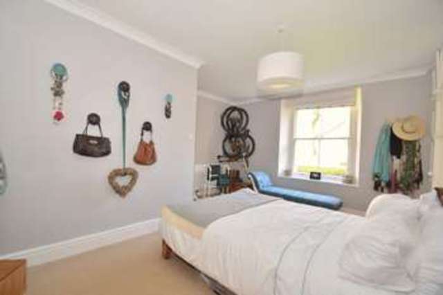  Image of 2 bedroom Flat for sale in Cotham Gardens Bristol BS6 at Cotham Gardens Redland Bristol, BS6 6HD