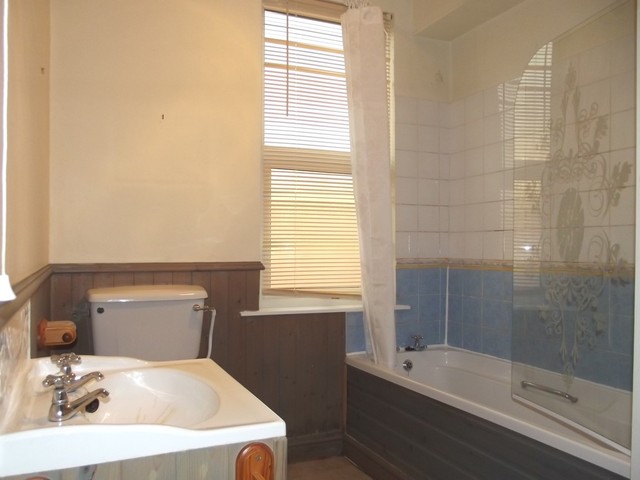  Image of 2 bedroom Terraced house to rent in Crosby Road Leeds LS11 at Crosby Road Holbeck Leeds, LS11 9LX