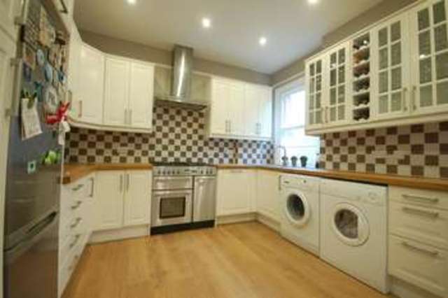  Image of 2 bedroom Property to rent in Derby Road Caversham Reading RG4 at 13 Derby Road Reading Reading, RG4 5HE