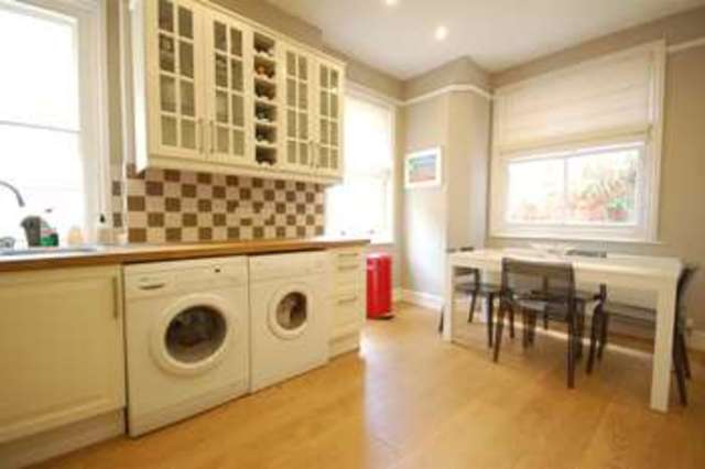  Image of 2 bedroom Property to rent in Derby Road Caversham Reading RG4 at 13 Derby Road Reading Reading, RG4 5HE