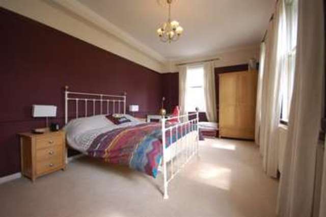  Image of 2 bedroom Property to rent in Derby Road Caversham Reading RG4 at 13 Derby Road Reading Reading, RG4 5HE