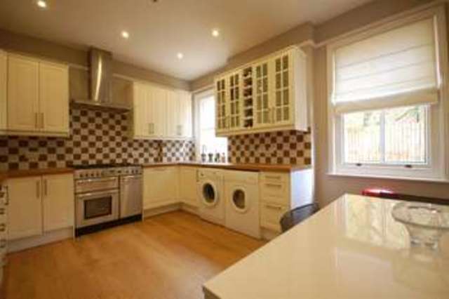  Image of 2 bedroom Property to rent in Derby Road Caversham Reading RG4 at 13 Derby Road Reading Reading, RG4 5HE
