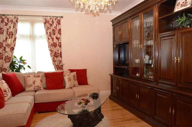  Image of 4 bedroom Semi-Detached house to rent in Dover House Road London SW15 at Roehampton, SW15 5AT