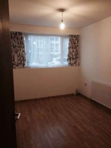  Image of 2 bedroom Flat to rent in Dunedin Way Yeading Hayes UB4 at Dunedin Way  Hayes, UB4 9LG