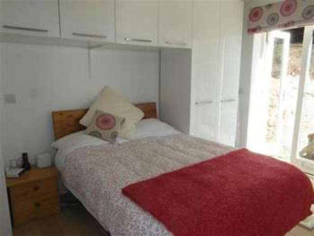  Image of 1 bedroom Property to rent in Clifton Park Clifton Bristol BS8 at 16 Clifton Park Clifton Bristol, BS8 3BY