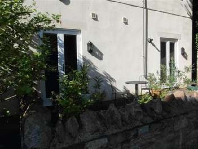  Image of 1 bedroom Property to rent in Clifton Park Clifton Bristol BS8 at 16 Clifton Park Clifton Bristol, BS8 3BY