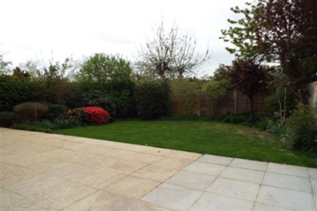  Image of 4 bedroom Detached house to rent in Elmdale Grove East Wellow Romsey SO51 at Romsey, SO51 6AX