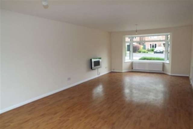  Image of 4 bedroom Detached house to rent in Elmdale Grove East Wellow Romsey SO51 at Romsey, SO51 6AX