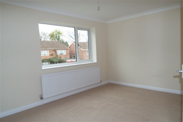  Image of 4 bedroom Detached house to rent in Elmdale Grove East Wellow Romsey SO51 at Romsey, SO51 6AX