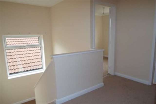  Image of 4 bedroom Detached house to rent in Elmdale Grove East Wellow Romsey SO51 at Romsey, SO51 6AX