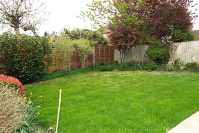  Image of 4 bedroom Detached house to rent in Elmdale Grove East Wellow Romsey SO51 at Romsey, SO51 6AX