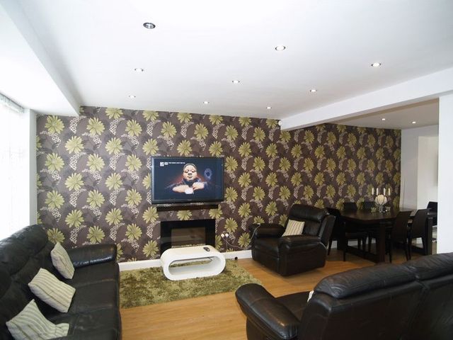  Image of 4 bedroom Terraced house for sale in Empire Avenue London N18 at Empire Avenue  Edmonton, N18 1AB