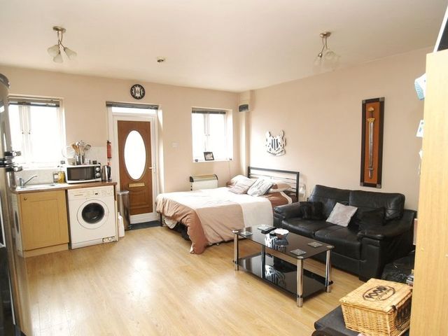  Image of 4 bedroom Terraced house for sale in Empire Avenue London N18 at Empire Avenue  Edmonton, N18 1AB