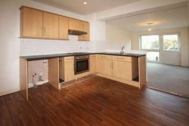  Image of 4 bedroom Terraced house to rent in Edward Street Chatham ME4 at Edward Street  Chatham, ME4 5NH