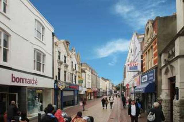 Image of 4 bedroom Terraced house to rent in Edward Street Chatham ME4 at Edward Street  Chatham, ME4 5NH