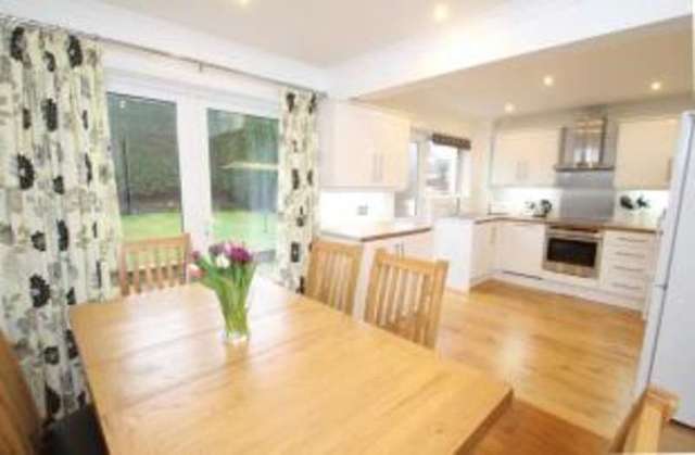  Image of 3 bedroom Detached house for sale in Elmbank Road Langbank Port Glasgow PA14 at Langbank Renfrewshire Langbank, PA14 6YT