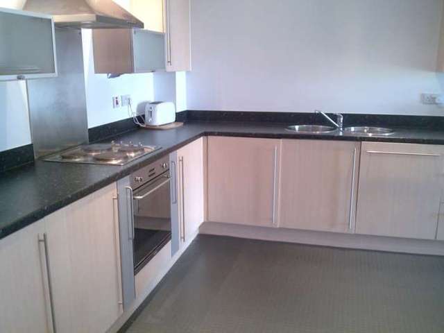  Image of 2 bedroom Apartment to rent in Elmira Way Salford M5 at Elmira Way Salford Quays Salford, M5 3DE