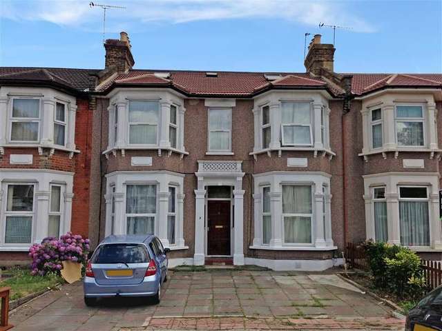  Image of Studio flat for sale in Empress Avenue Cranbrook Ilford IG1 at Ilford Essex Ilford, IG1 3DE